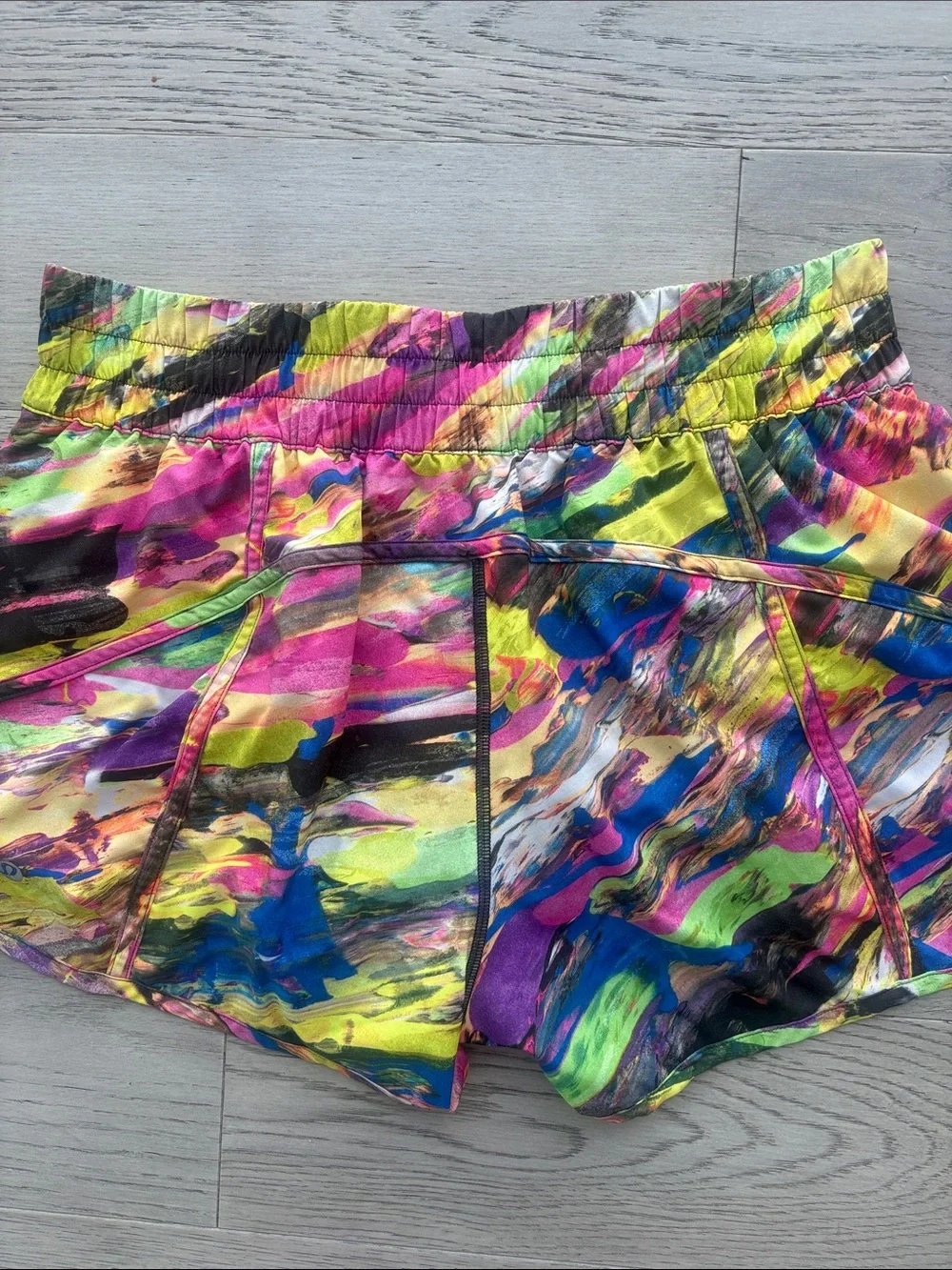 Lululemon Tracker Shorts Midrise 4” Inseam Catalyst Multi Size 10 W7AQQS - Picture 4 of 11
